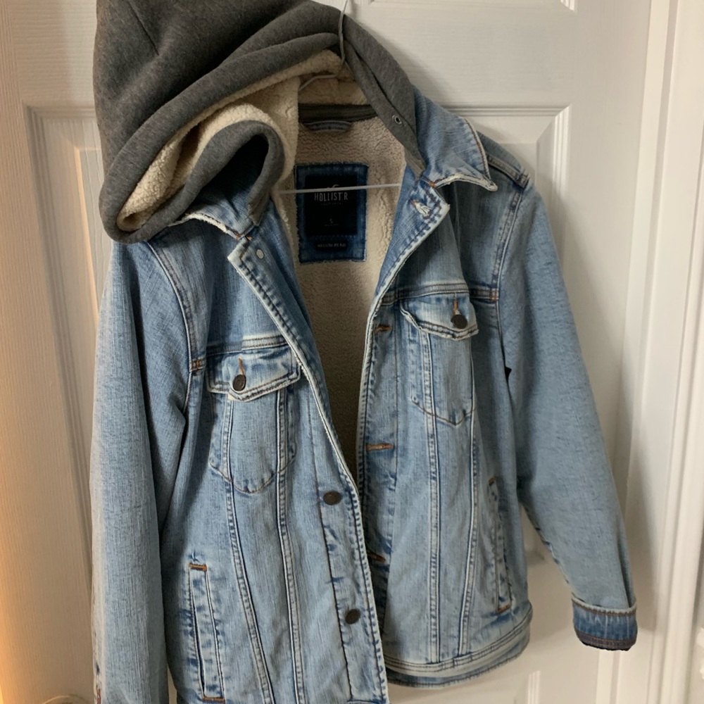 Hooded sherpa denim jacket